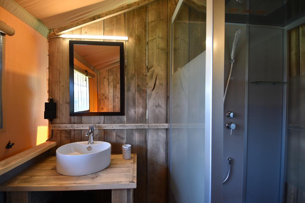 מלון Vleteren Glamping Aan De Vleterbeke מראה חיצוני תמונה